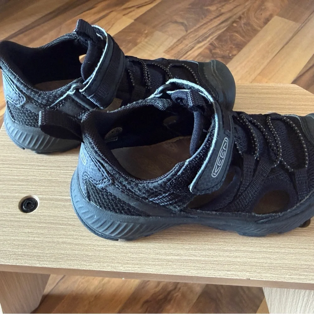 KEEN Motozoa Hybrid WaterTrail Lightweight Closed-Toe Sport Sandals Sz 10